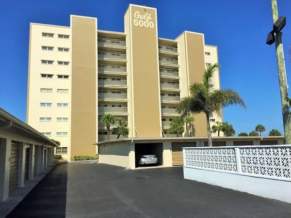 $3,900 | 5000 Gulf Boulevard, Unit 303, St. Petersburg, FL 33706