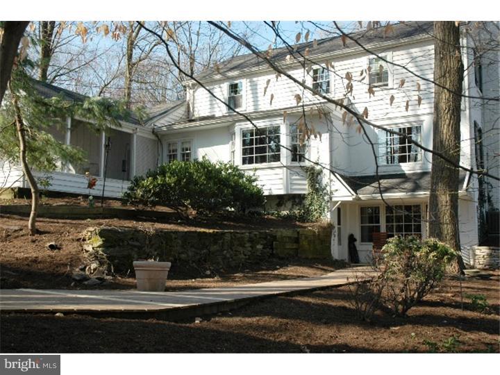 537 Mount View Road Berwyn, PA 19312 - Photo 2 of 17 Exterior Back