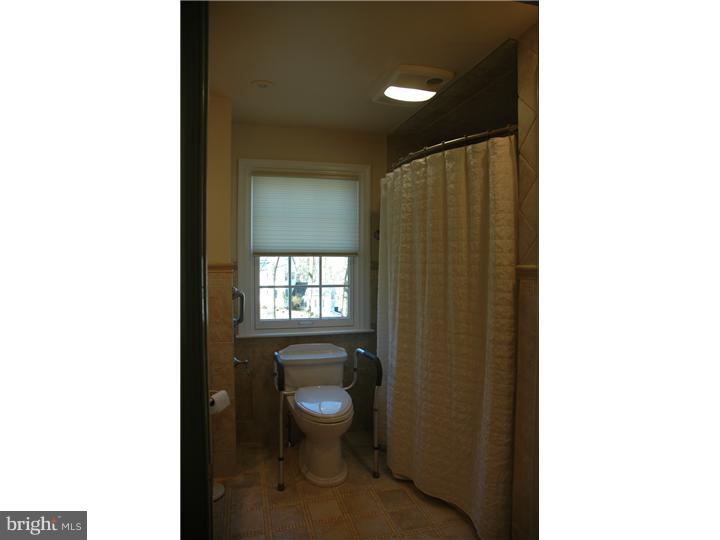 537 Mount View Road Berwyn, PA 19312 - Photo 15 of 17