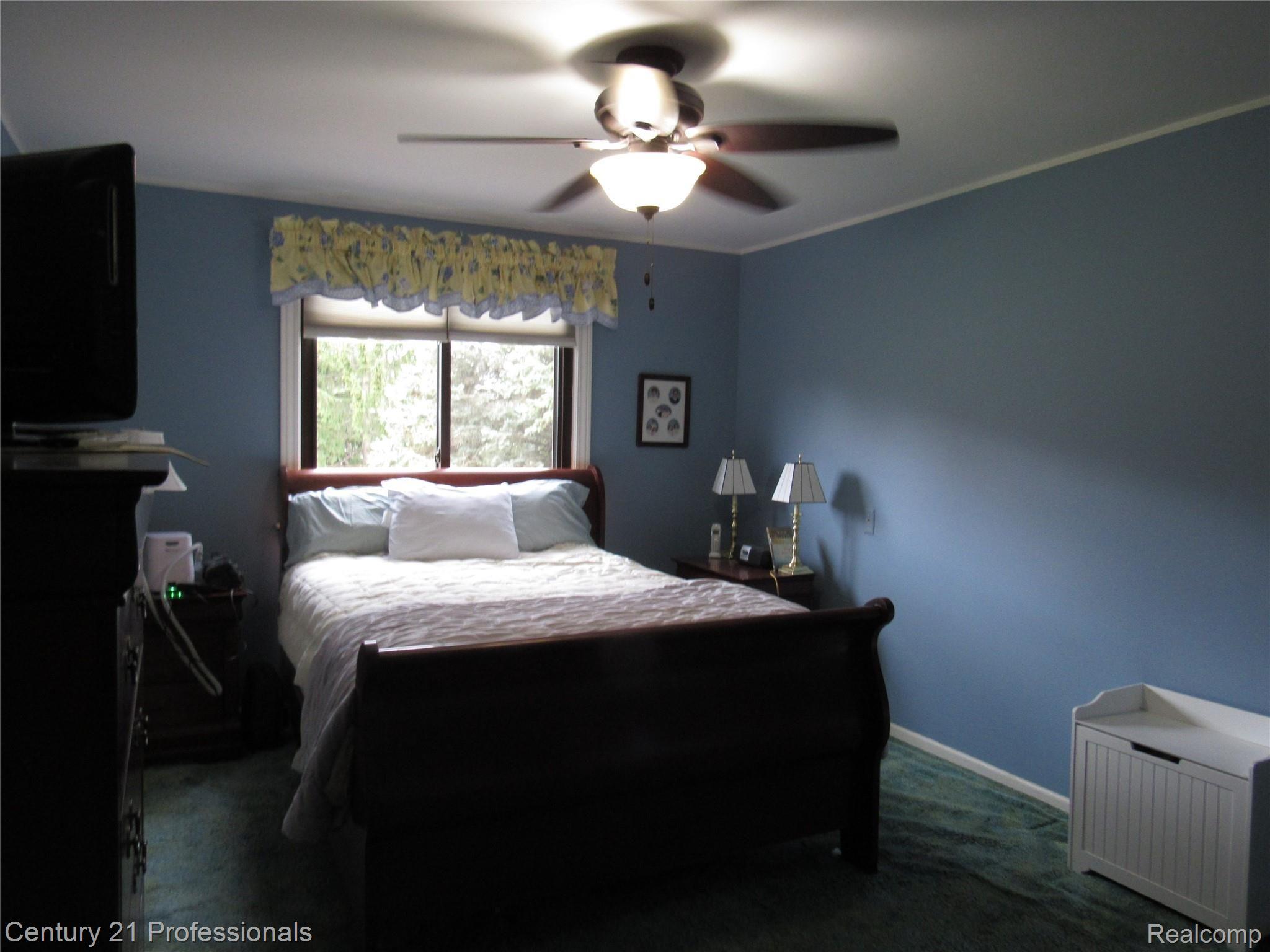 1475 Orion Road Lake Orion, MI 48362 - Photo 9 of 10 IMG_2226.JPG