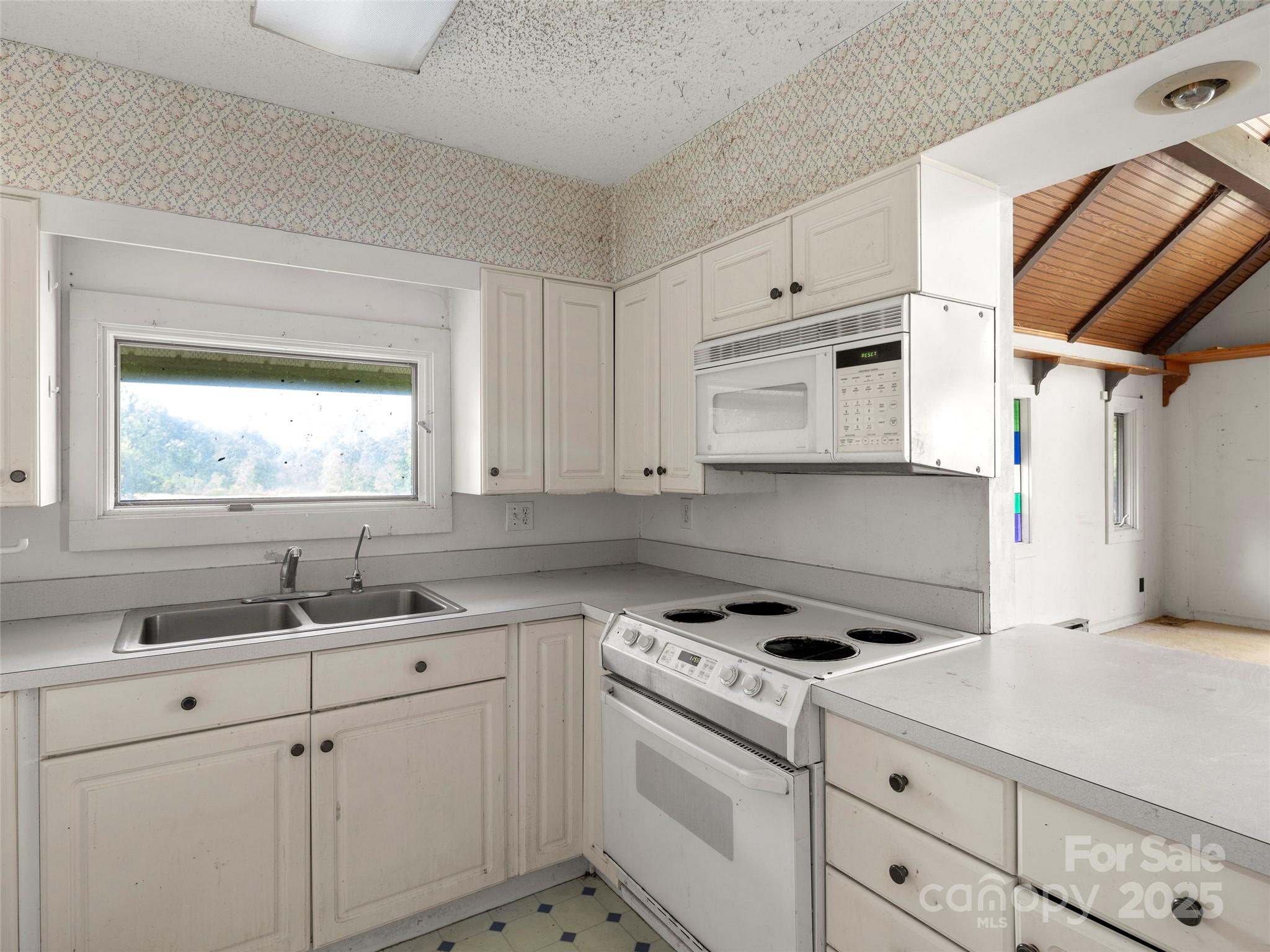272 Pinners Cove Road Asheville, NC 28803 - Photo 11 of 22 Gallery Image 11