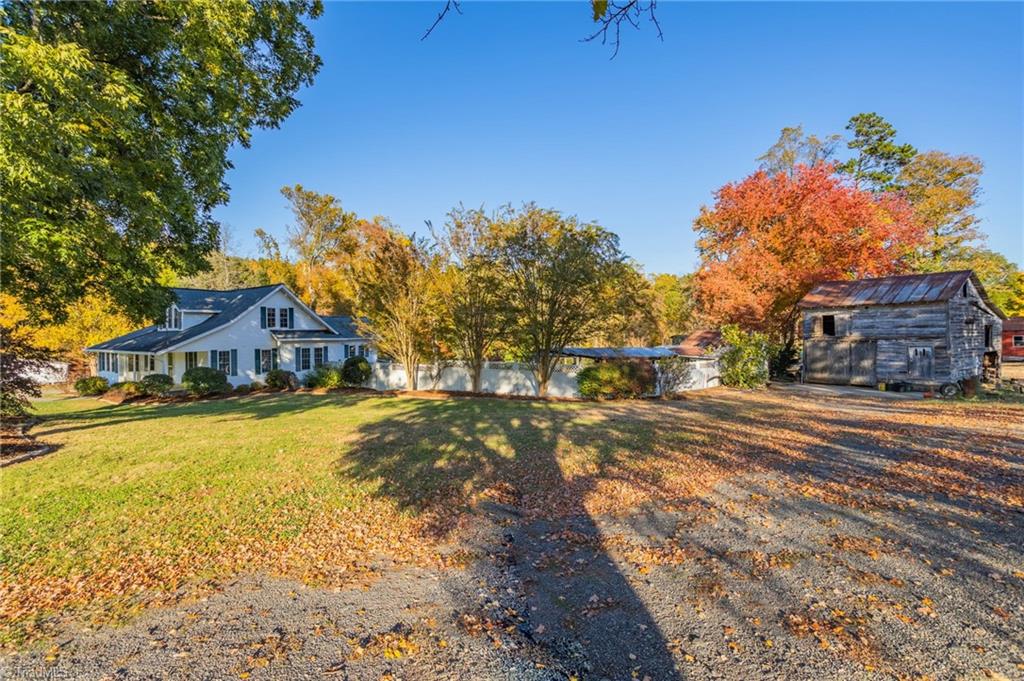 590 Weaver Road Lexington, NC 27295 - Photo 4 of 43 Gallery Image 4