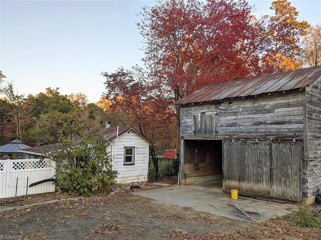 590 Weaver Road Lexington, NC 27295 - Photo 36 of 43 Gallery Image 36