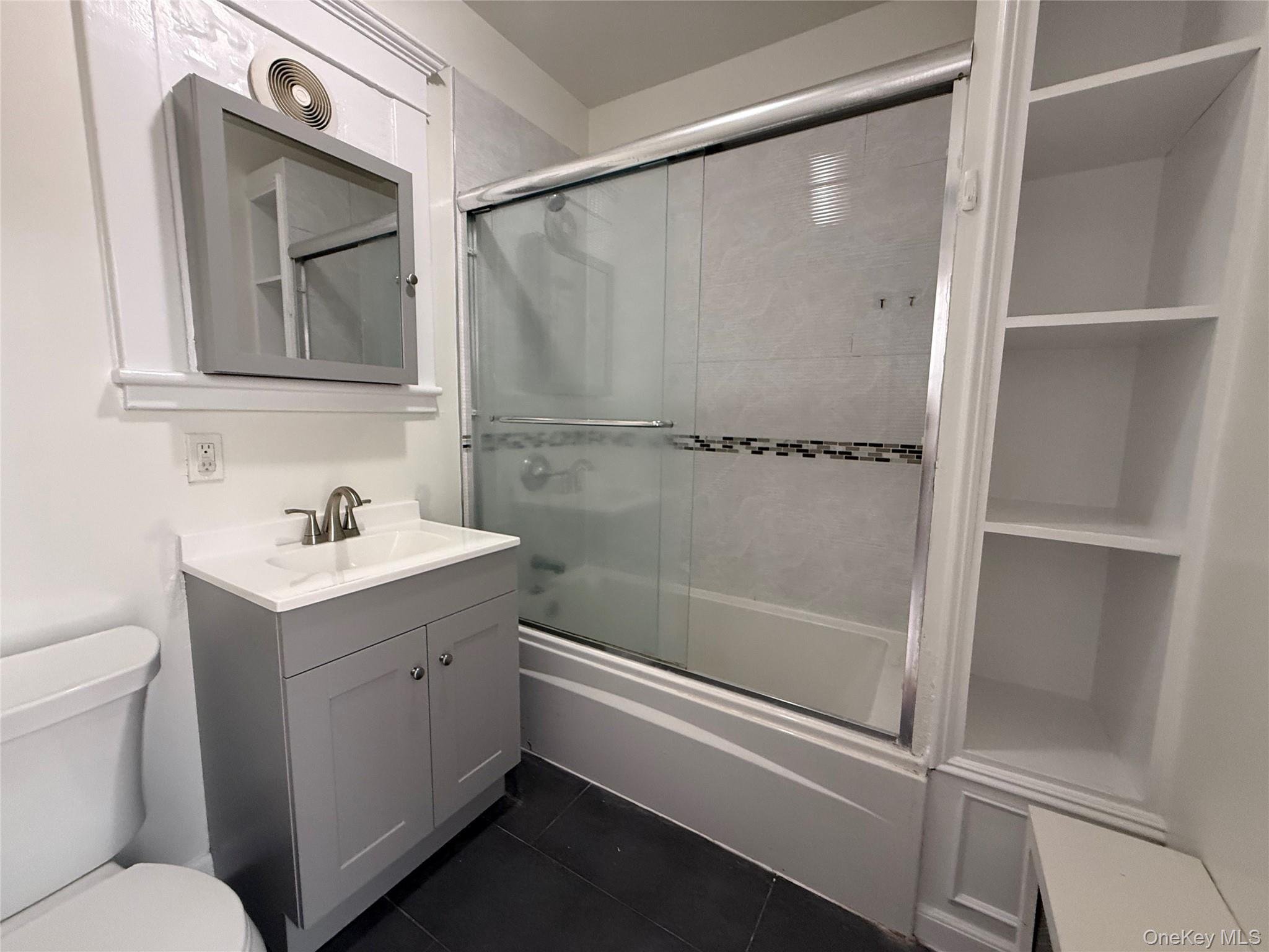 632 Middle Neck Road, Unit 2 Great Neck, NY 11023 - Photo 14 of 21
