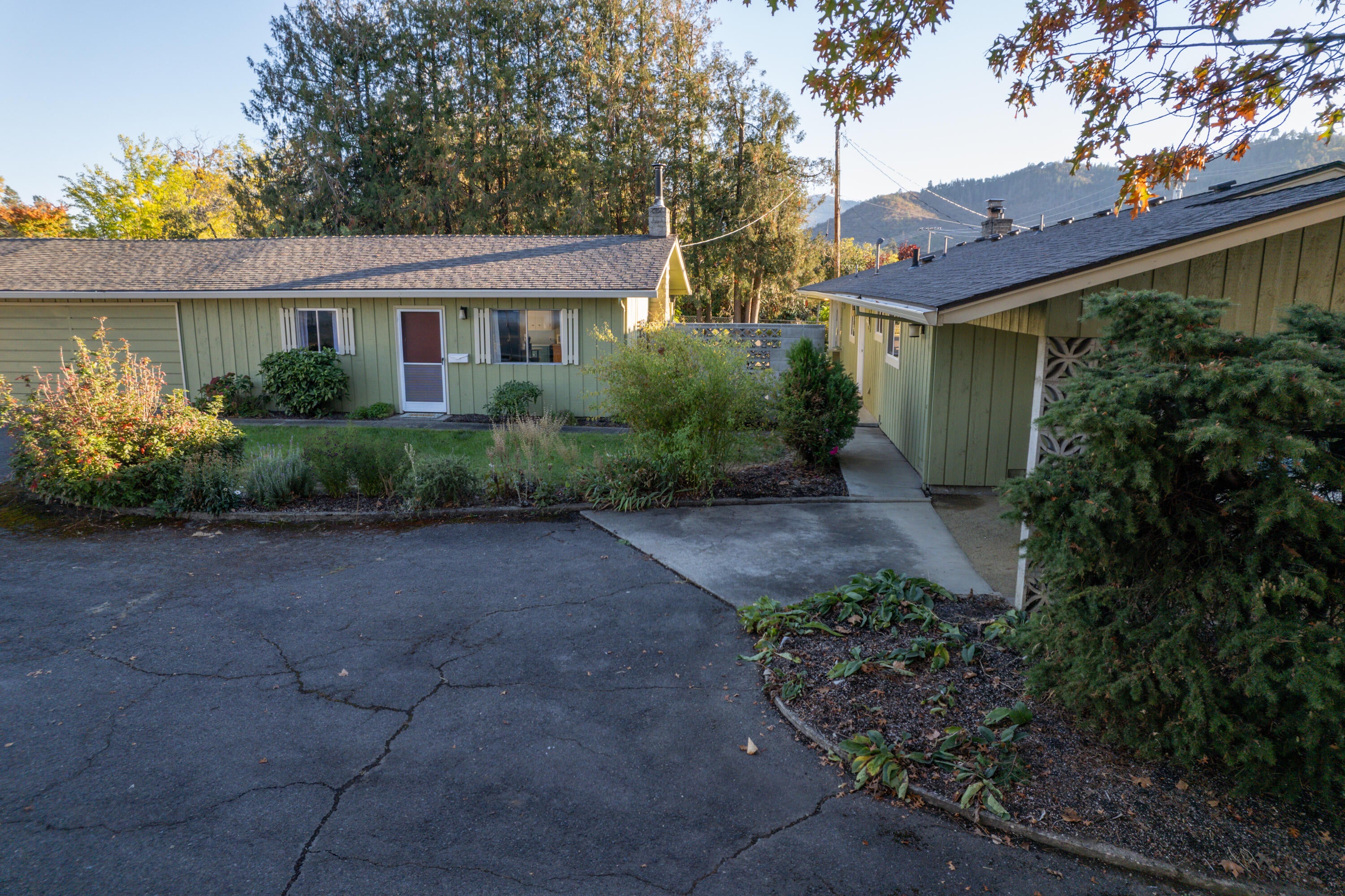 1775 Hull Road Medford, OR 97501 - Photo 23 of 55 Front ADU