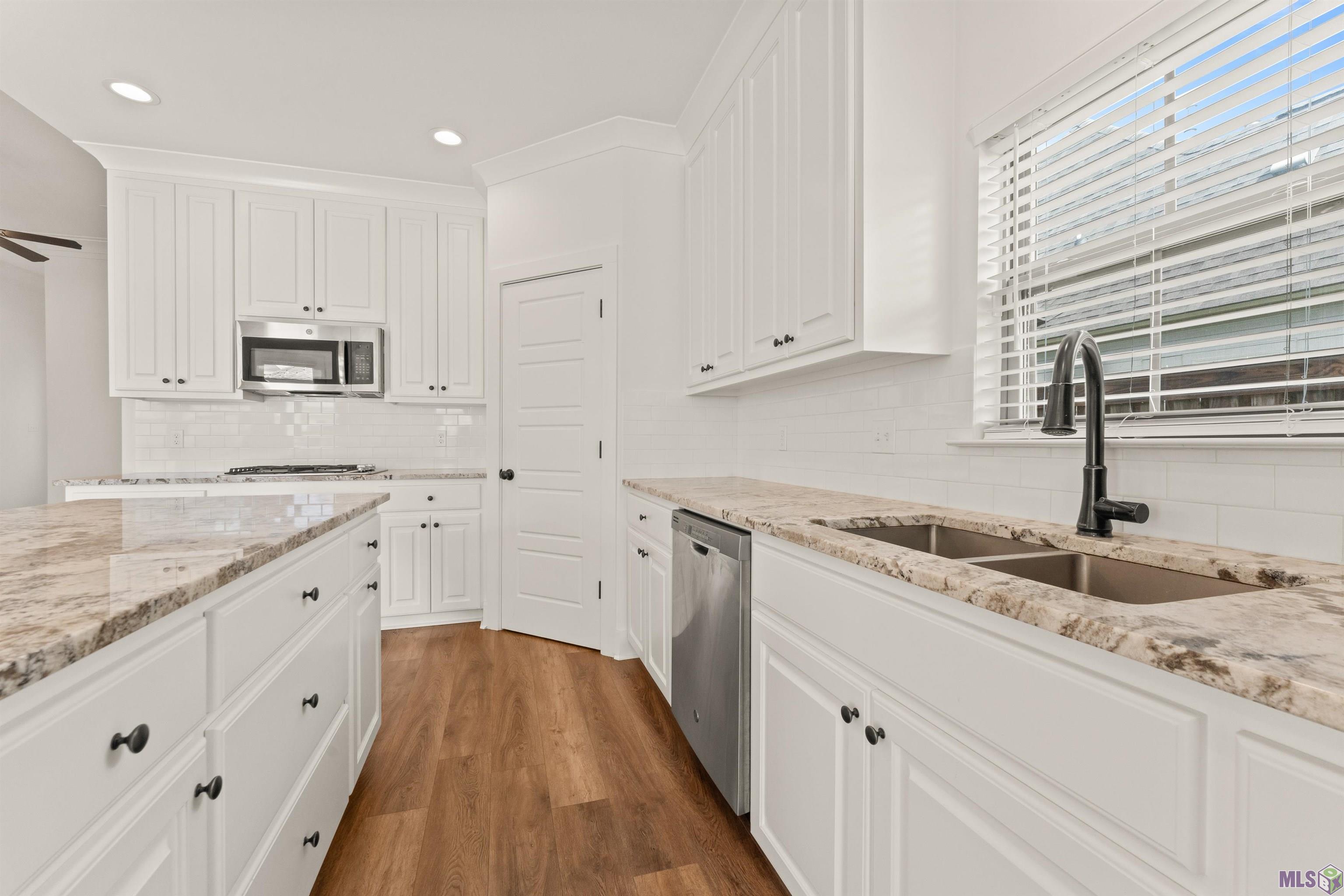 557 Warbler Crossing Avenue Baton Rouge, LA 70810 - Photo 13 of 32