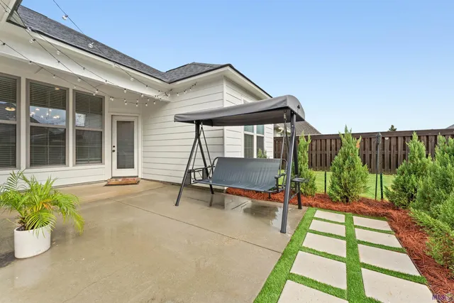 $2,600 | 557 Warbler Crossing Avenue, Baton Rouge, LA 70810