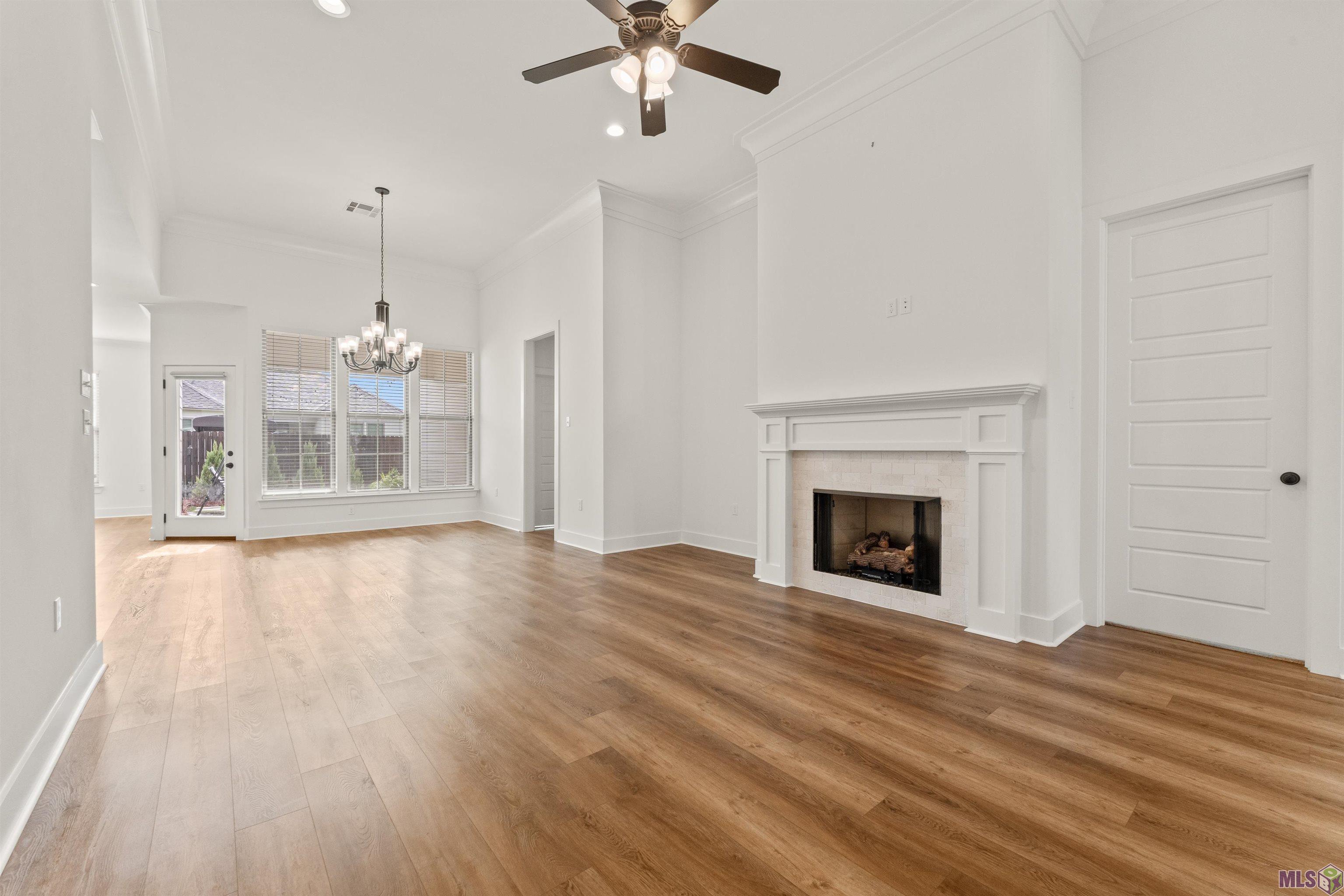 557 Warbler Crossing Avenue Baton Rouge, LA 70810 - Photo 4 of 32