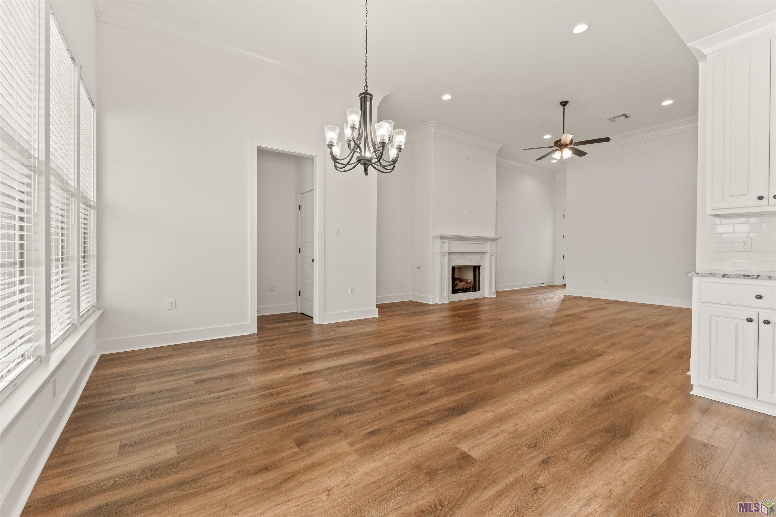 557 Warbler Crossing Avenue Baton Rouge, LA 70810 - Photo 9 of 32