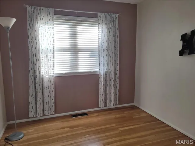 $1,395 | 1733 Leaf Crest Drive, Hazelwood, MO 63042