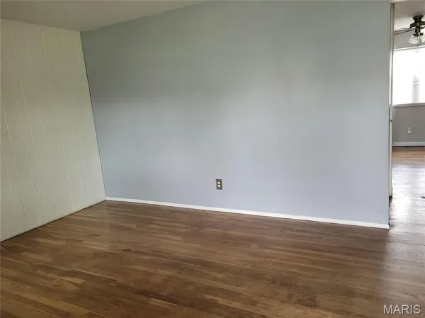 $1,395 | 1733 Leaf Crest Drive, Hazelwood, MO 63042