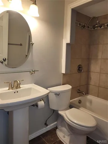 $1,395 | 1733 Leaf Crest Drive, Hazelwood, MO 63042