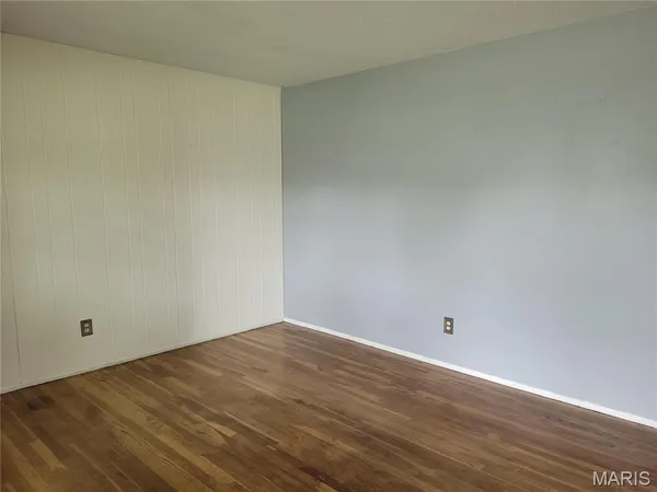 $1,395 | 1733 Leaf Crest Drive, Hazelwood, MO 63042