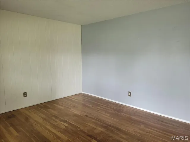 $1,395 | 1733 Leaf Crest Drive, Hazelwood, MO 63042