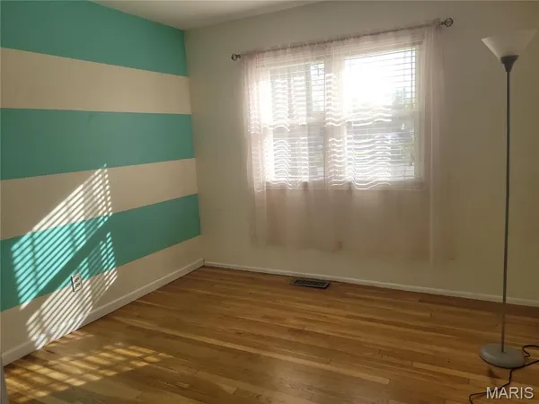 $1,395 | 1733 Leaf Crest Drive, Hazelwood, MO 63042