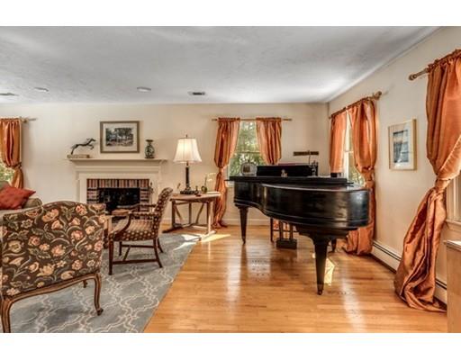 11 Oxbow Road Wayland, MA 01778 - Photo 3 of 27 Gallery Image 3