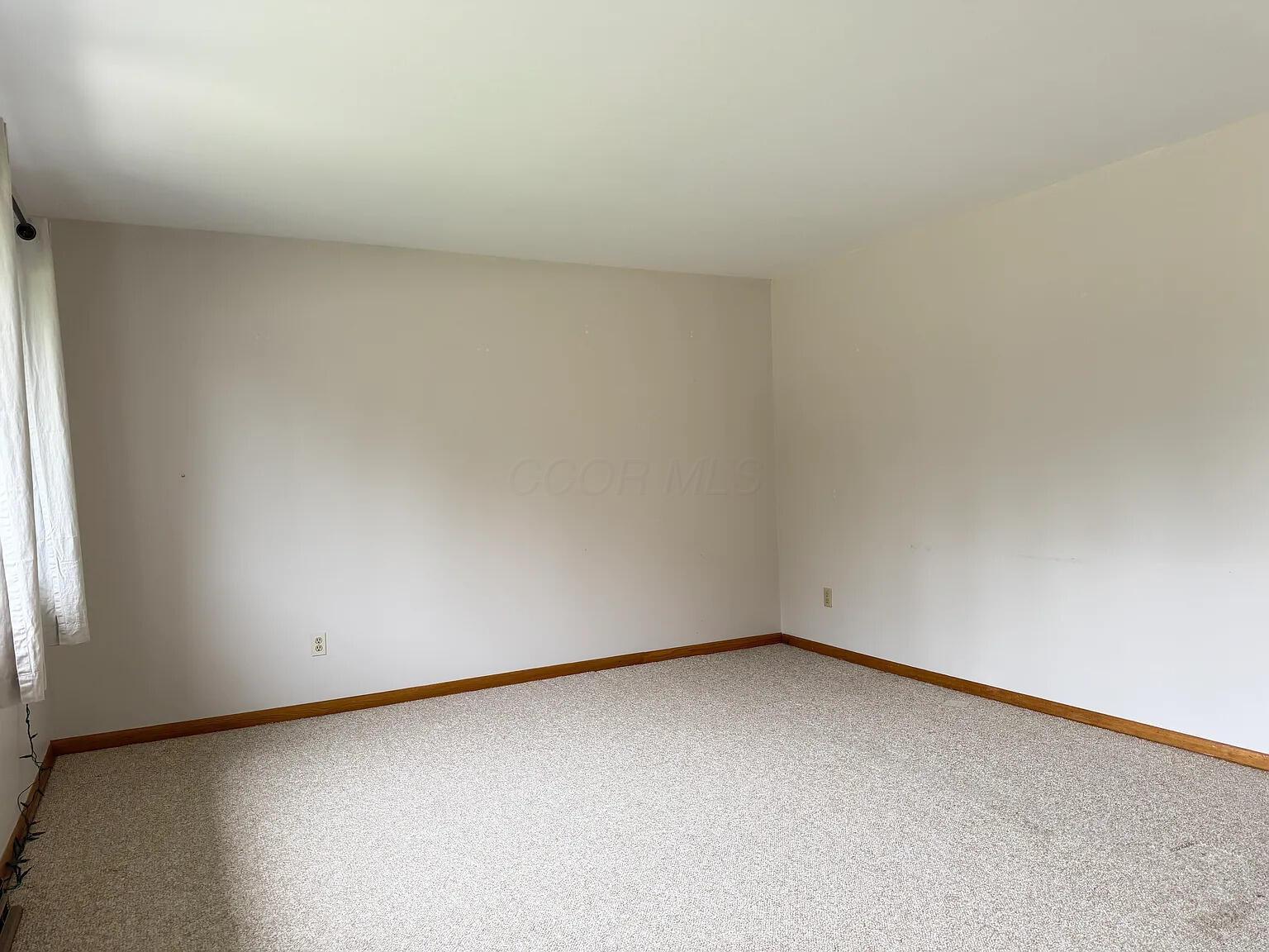 4979 Godown Road, Unit 4981 Columbus, OH 43220 - Photo 3 of 15 living room 1