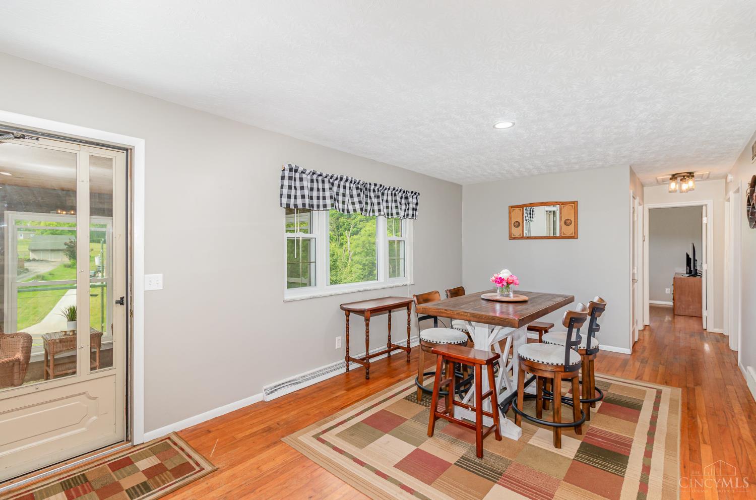 5891 Snyder Road Cincinnati, OH 45247 - Photo 10 of 38 Gallery Image 10