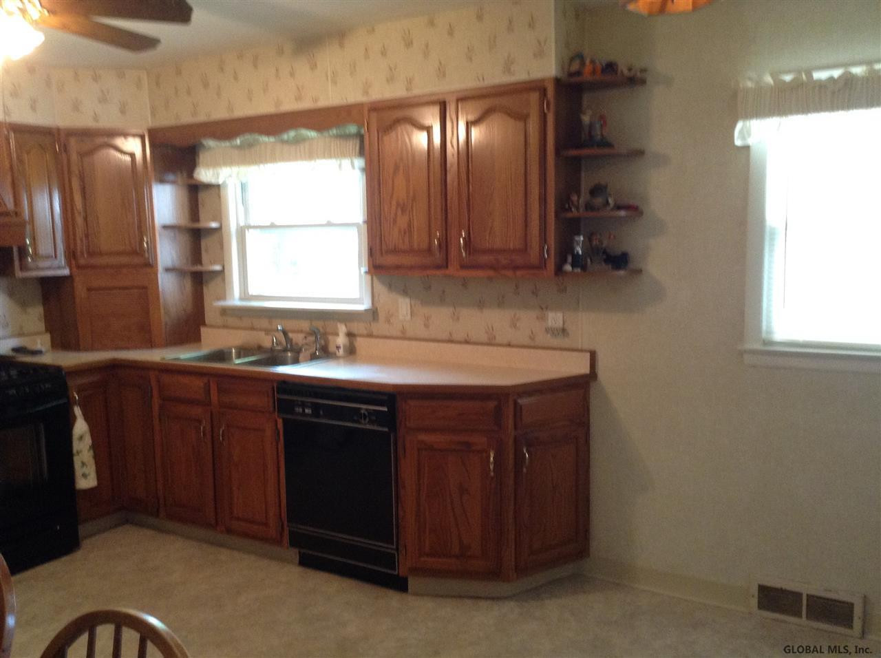 4 Highland Road Amsterdam, NY 12010 - Photo 2 of 16 Photo 2