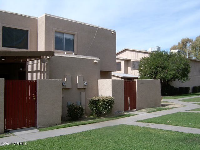 3946 West Palomino Road Phoenix, AZ 85019 - Photo 10 of 13 Rear I