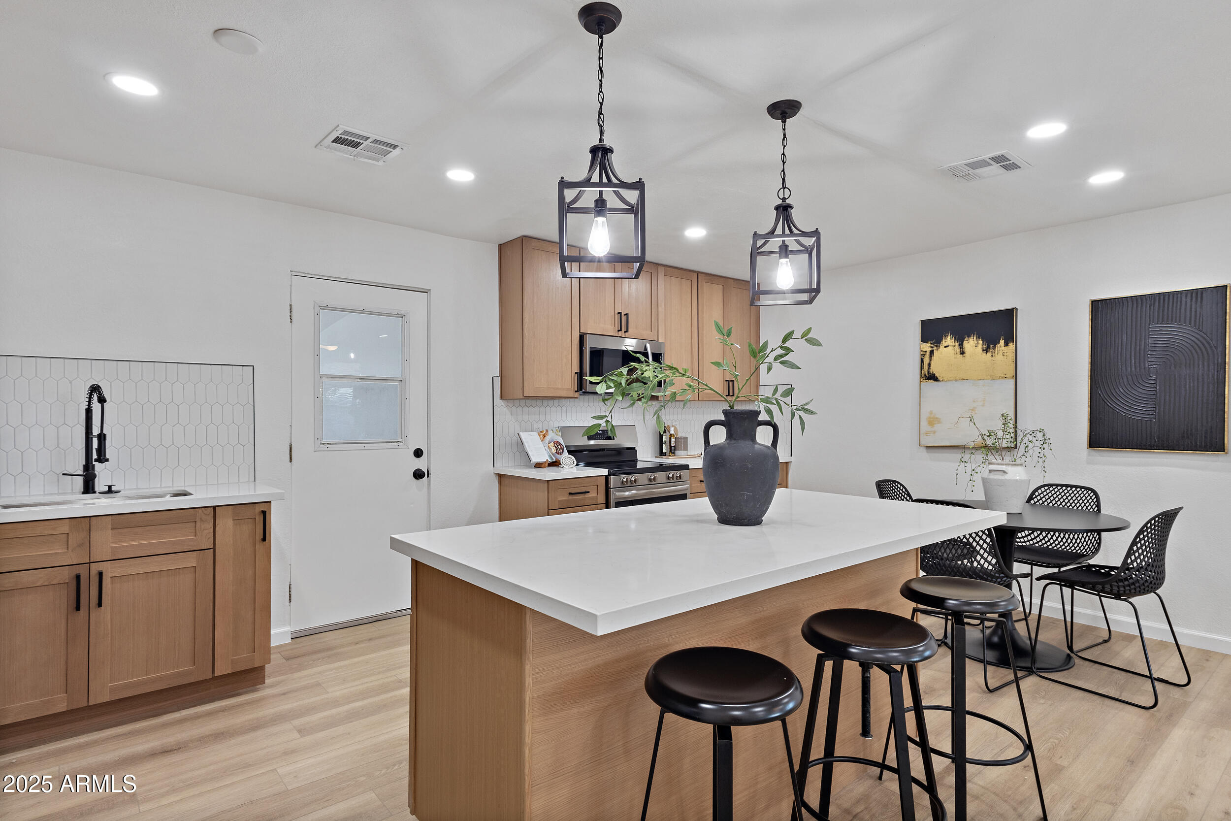 1932 West Whitton Avenue Phoenix, AZ 85015 - Photo 12 of 39 kitchen 3