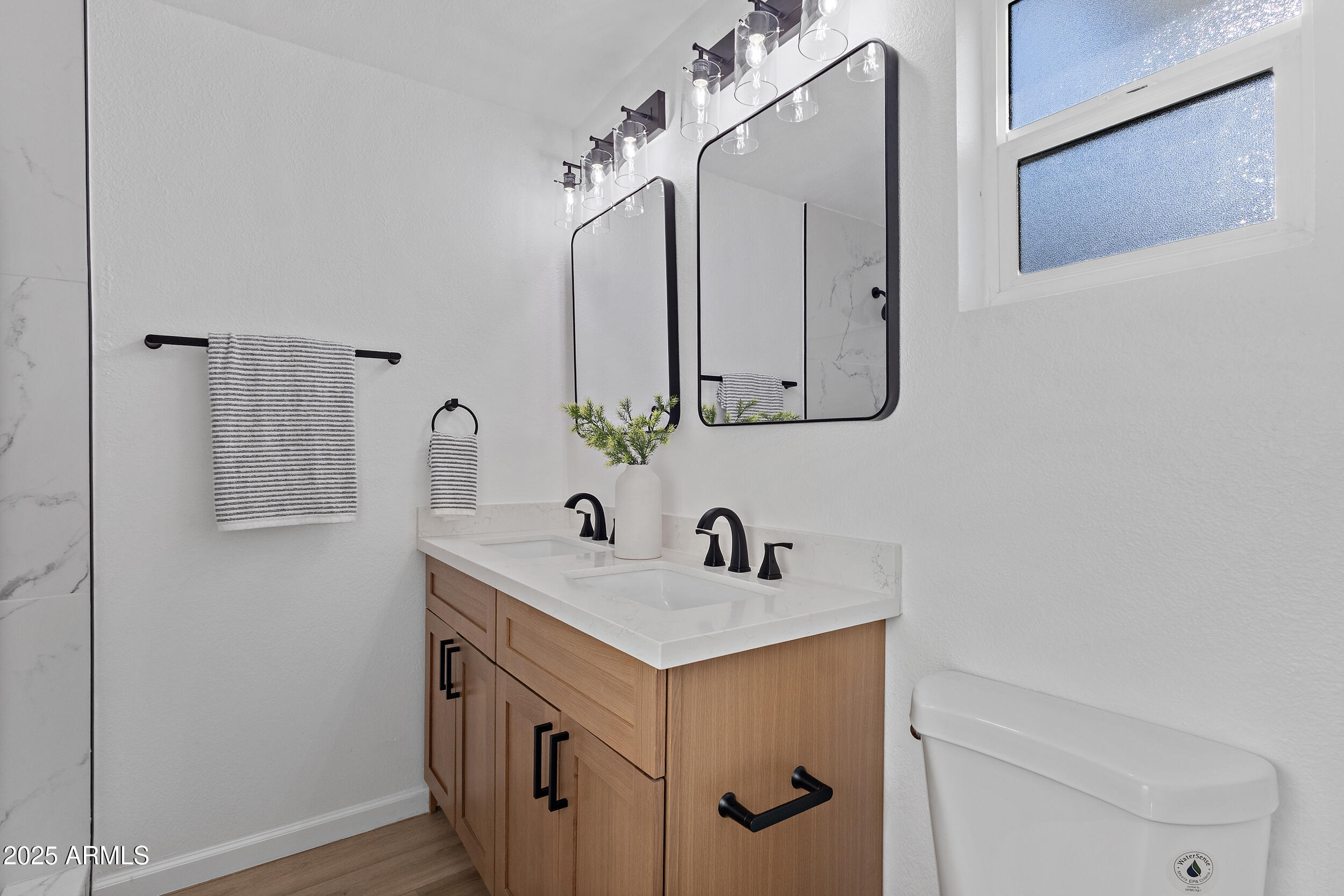 1932 West Whitton Avenue Phoenix, AZ 85015 - Photo 26 of 39 prim bath 2