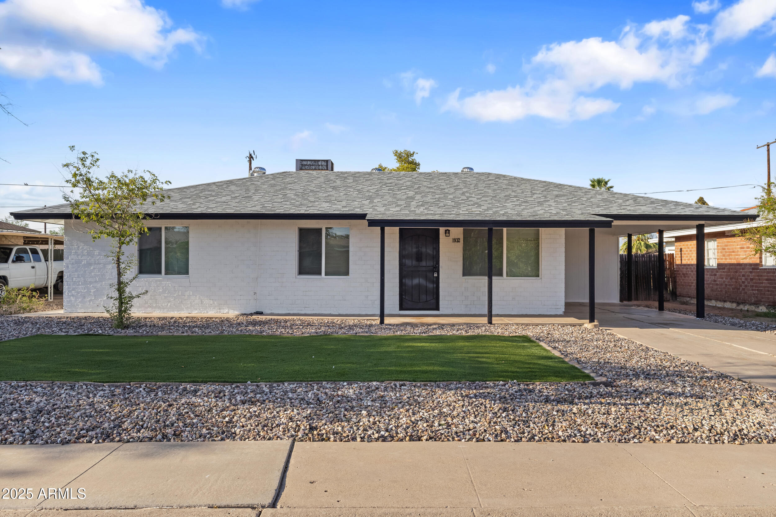 1932 West Whitton Avenue Phoenix, AZ 85015 - Photo 5 of 39 front