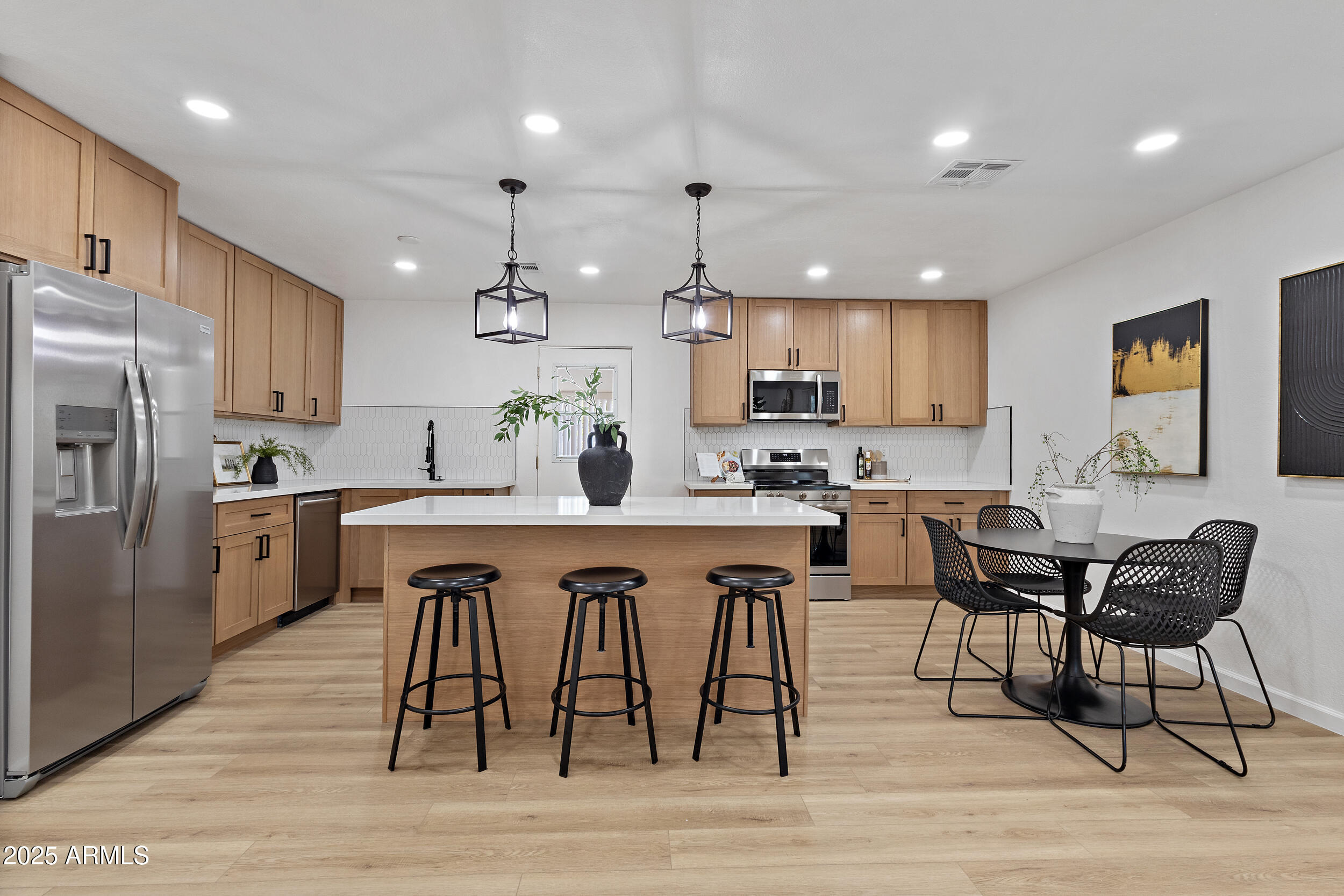 1932 West Whitton Avenue Phoenix, AZ 85015 - Photo 10 of 39 kitchen