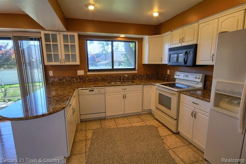 14490 Clinton River Road Sterling Heights, MI 48313 - Photo 6 of 30 Kitchen 2nd View.jpg