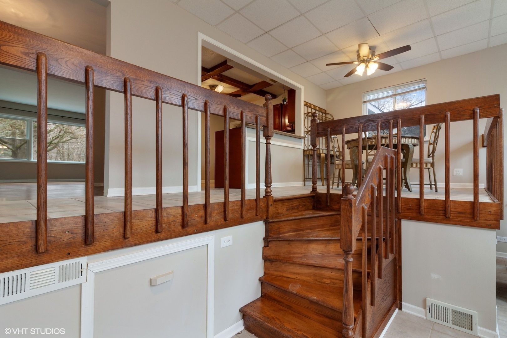 28W753 Roosevelt Road West Chicago, IL 60185 - Photo 6 of 17 a view of entryway