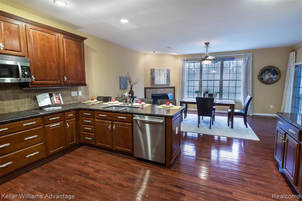 3694 Windingbrook Circle Rochester Hills, MI 48309 - Photo 20 of 44