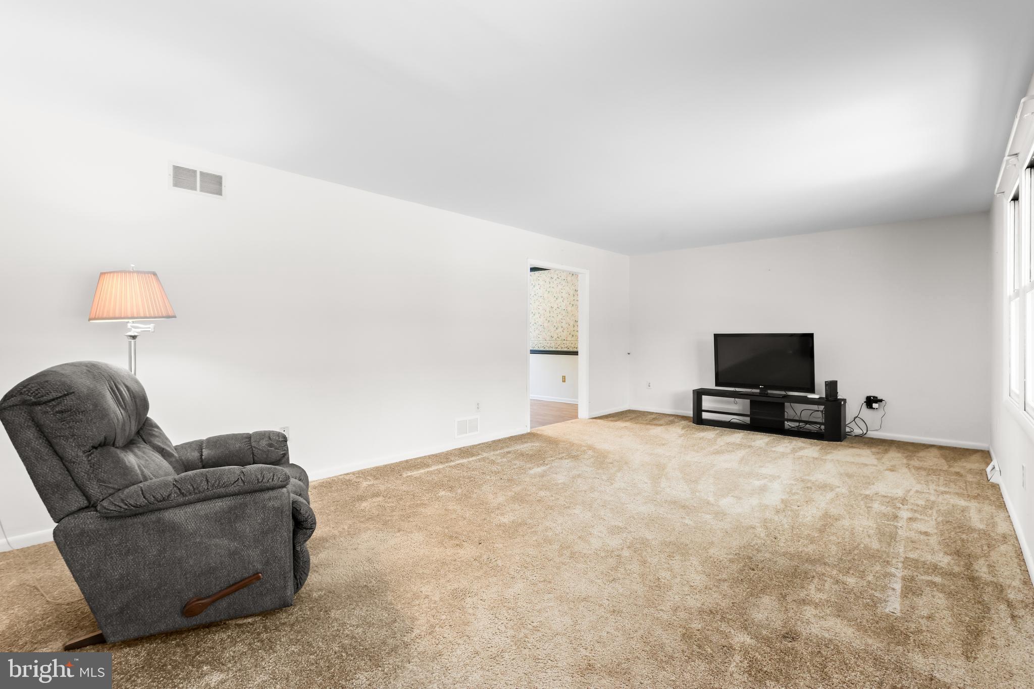 3901 Post Drive Bethlehem, PA 18017 - Photo 11 of 50