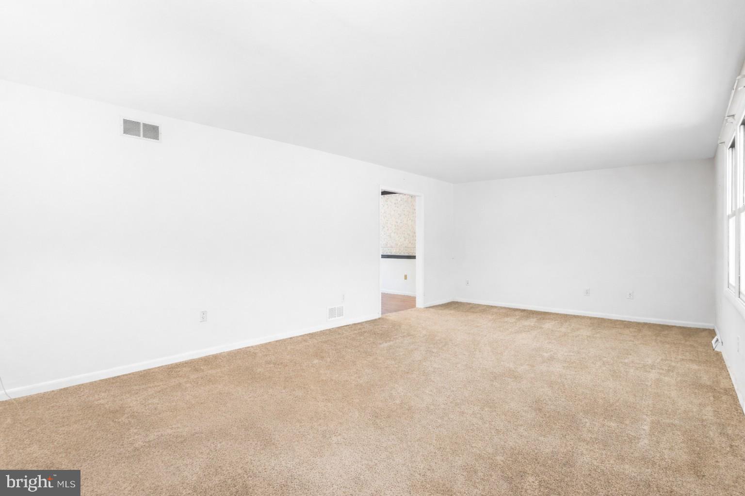 3901 Post Drive Bethlehem, PA 18017 - Photo 10 of 50