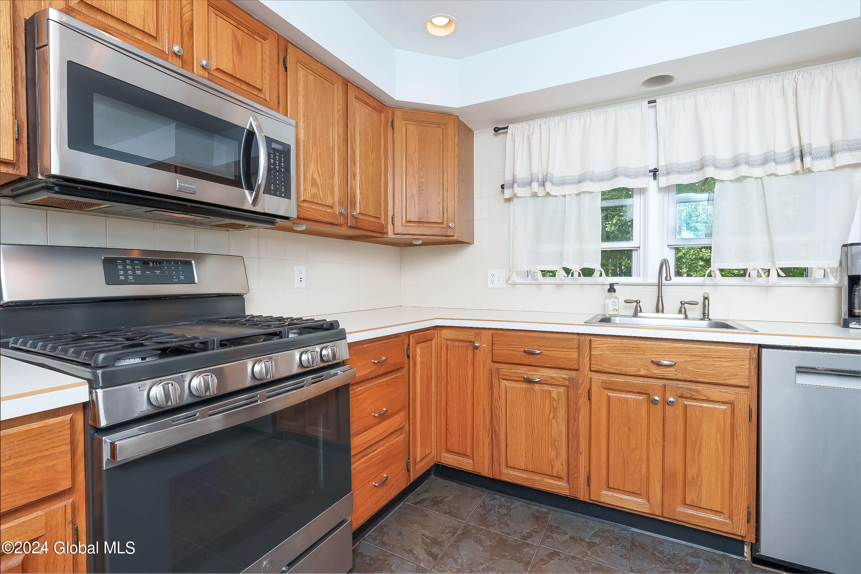 45 Fletcher Road Guilderland, NY 12203 - Photo 13 of 41 034-45-Fletcher-Rd