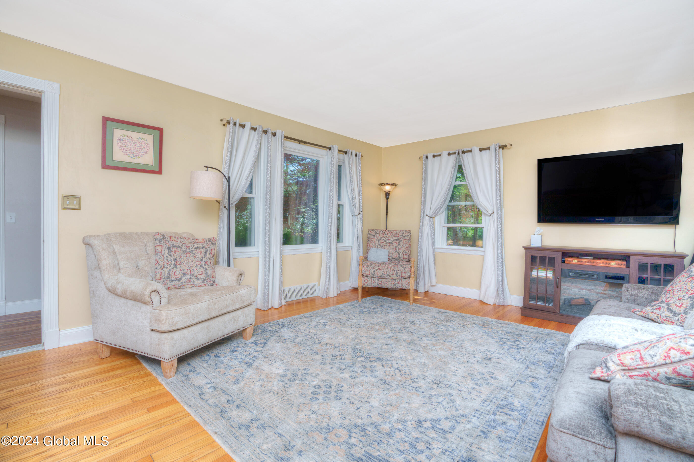 45 Fletcher Road Guilderland, NY 12203 - Photo 7 of 41 021-45-Fletcher-Rd