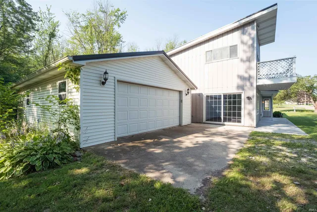 $350,000 | 1770 West 570 North, Howe, IN 46746