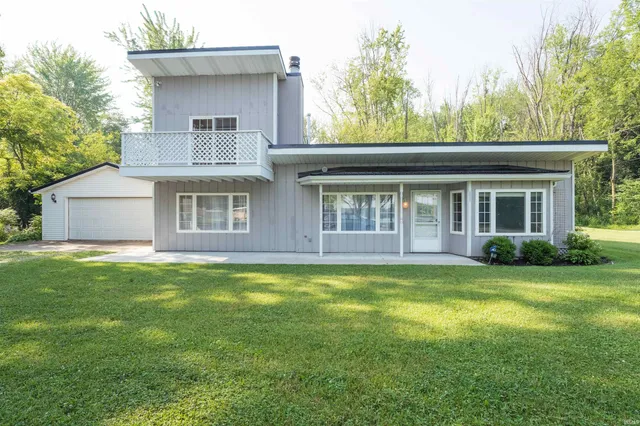 $350,000 | 1770 West 570 North, Howe, IN 46746