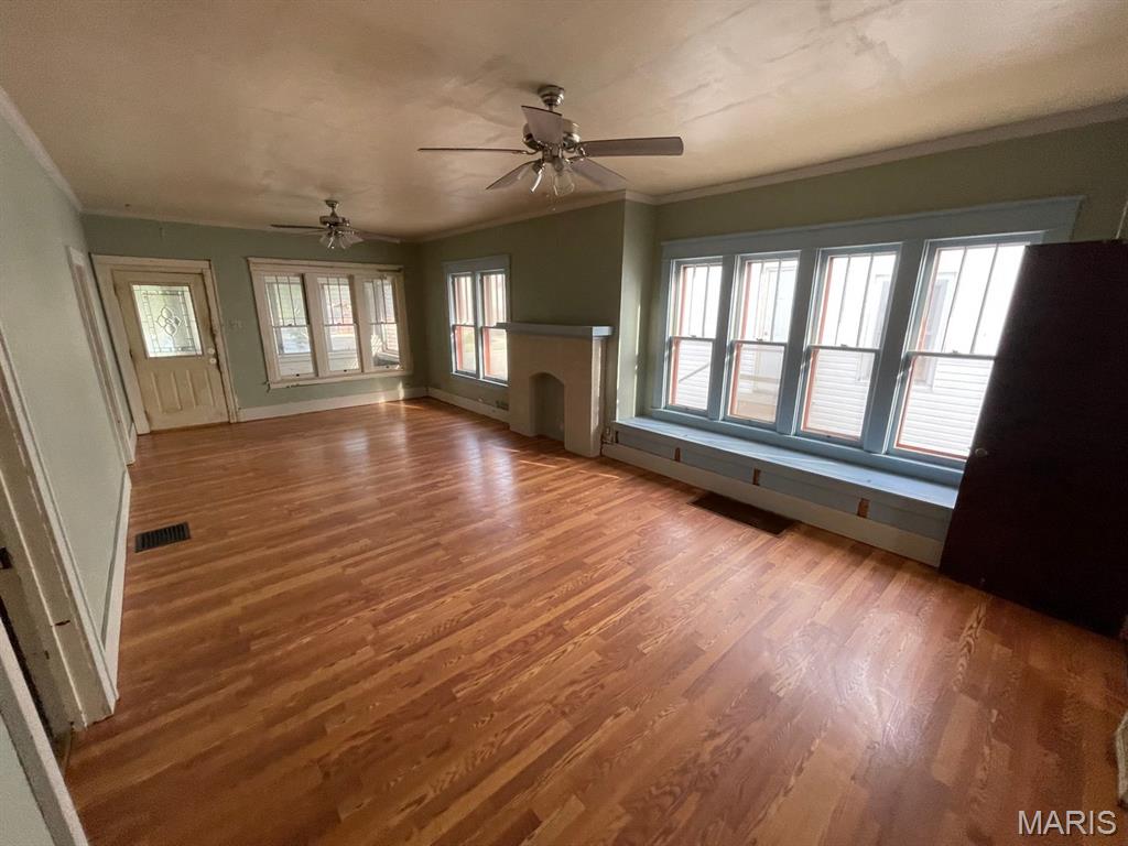 113 South Hickory Street Centralia, IL 62801 - Photo 3 of 12