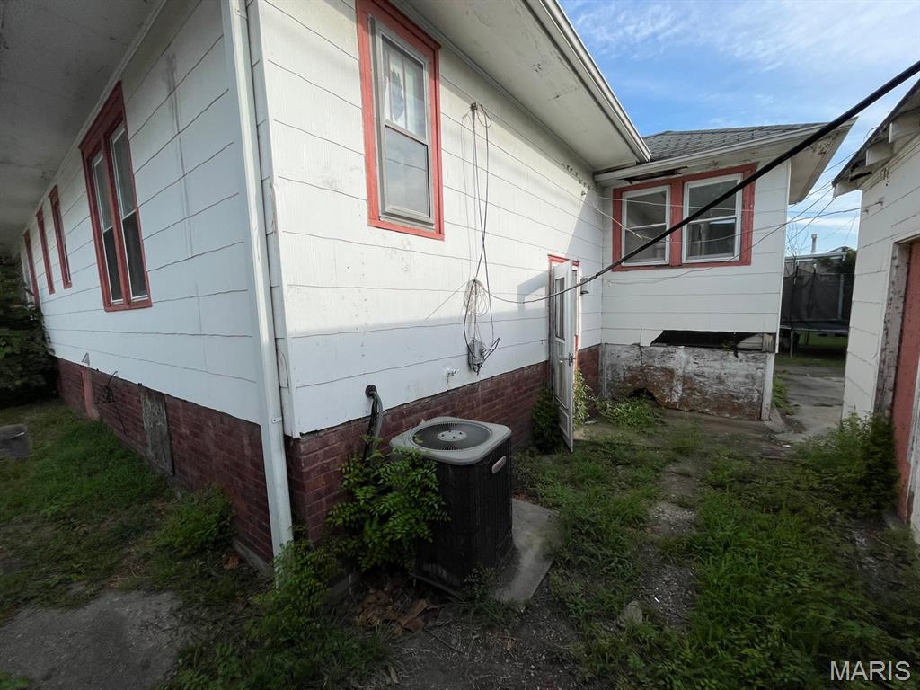 113 South Hickory Street Centralia, IL 62801 - Photo 9 of 12