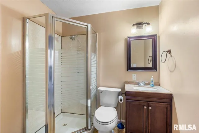 $365,000 | 537 Richmond Drive, Chatham, IL 62629