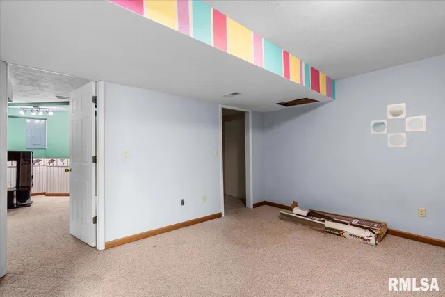 $365,000 | 537 Richmond Drive, Chatham, IL 62629