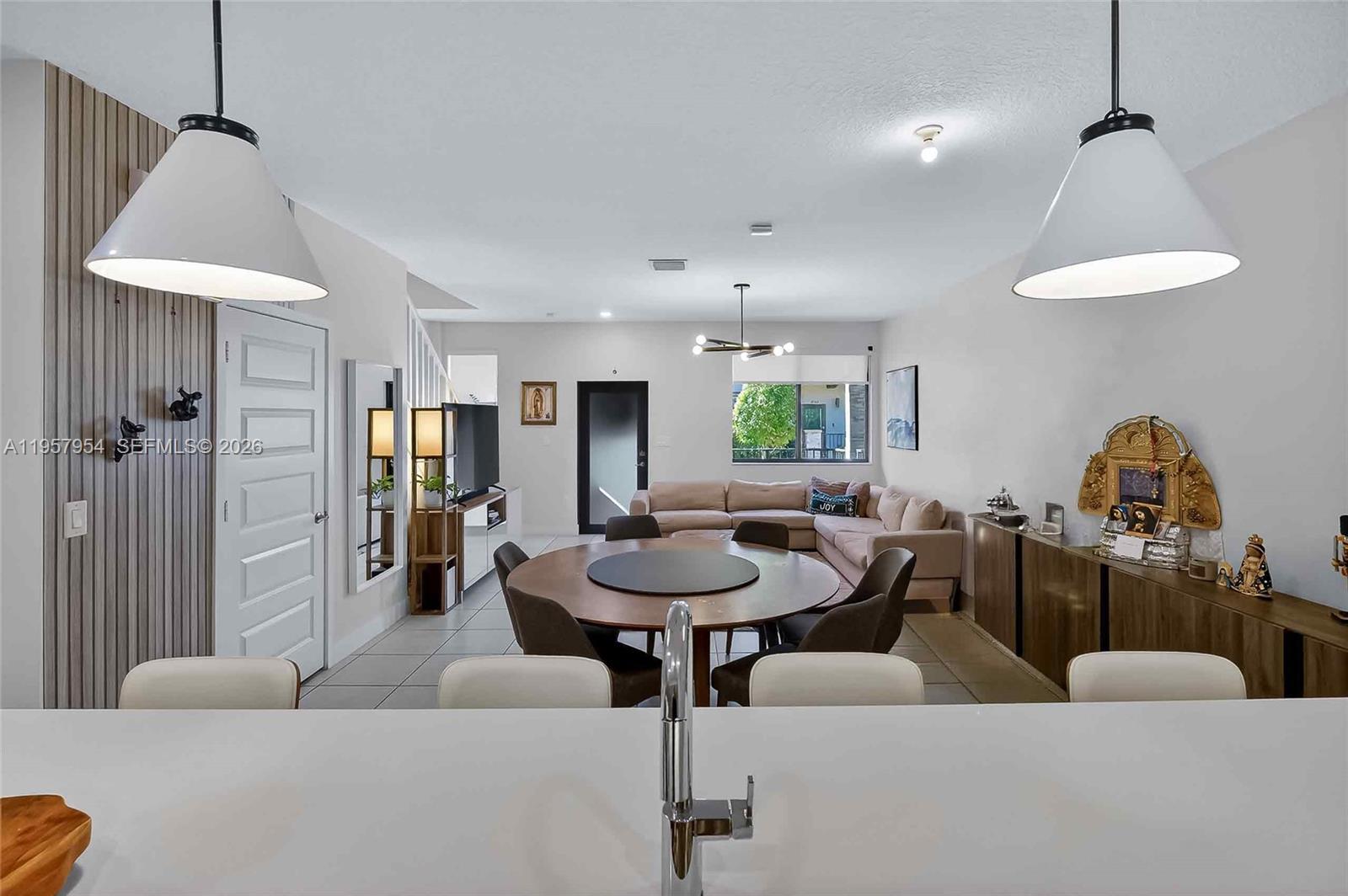 4655 Northwest 83rd Path Doral, FL 33166 - Photo 12 of 25