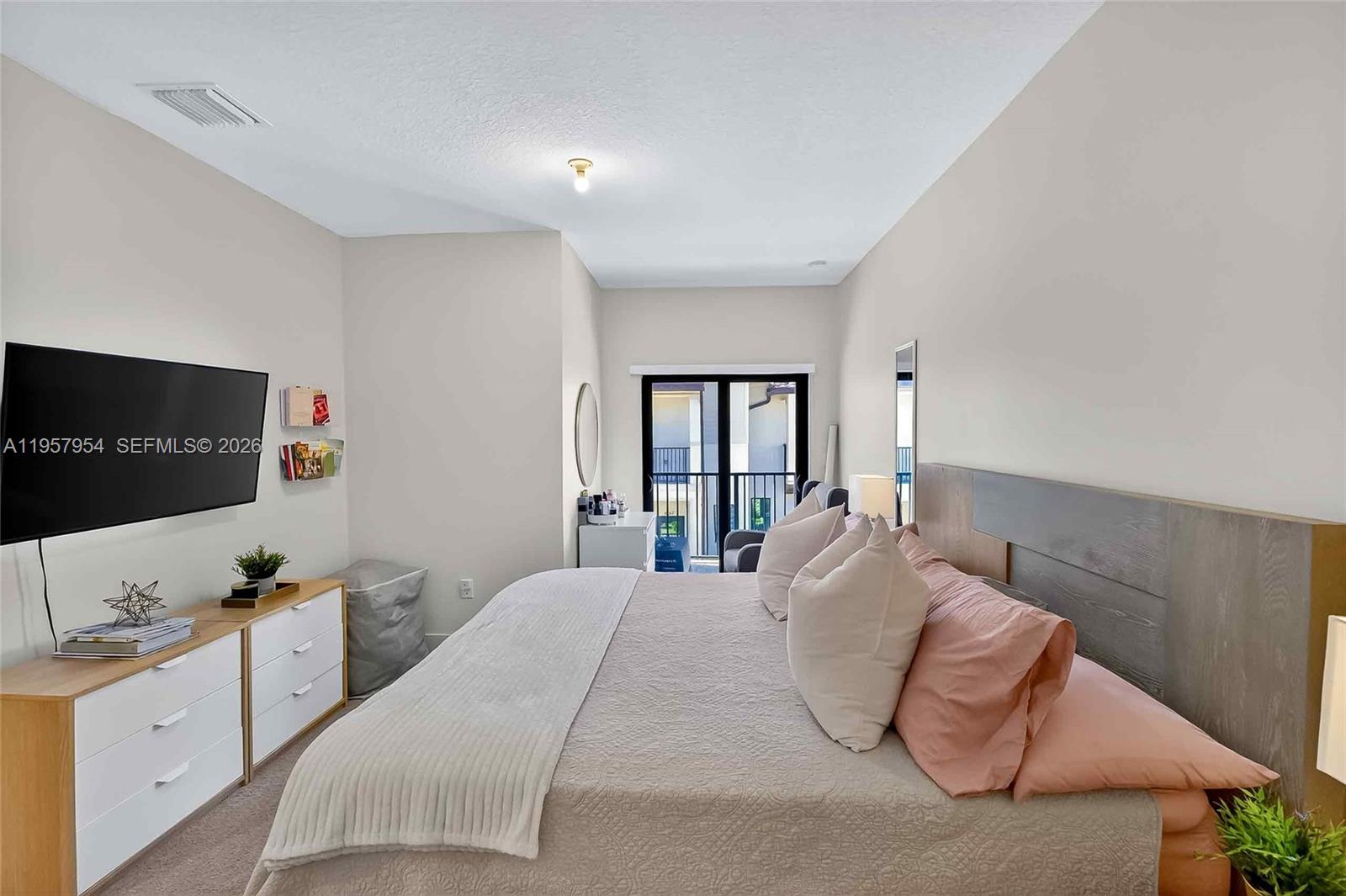 4655 Northwest 83rd Path Doral, FL 33166 - Photo 16 of 25