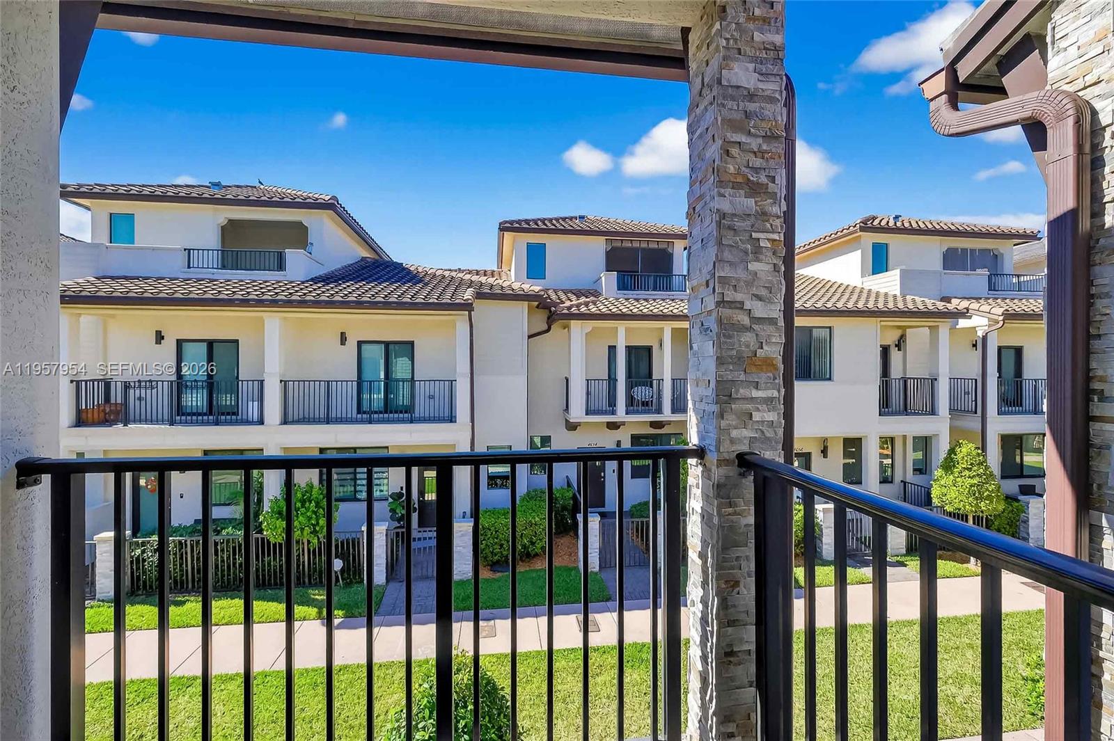 4655 Northwest 83rd Path Doral, FL 33166 - Photo 19 of 25