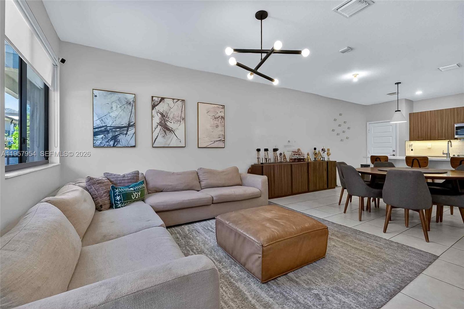 4655 Northwest 83rd Path Doral, FL 33166 - Photo 4 of 25