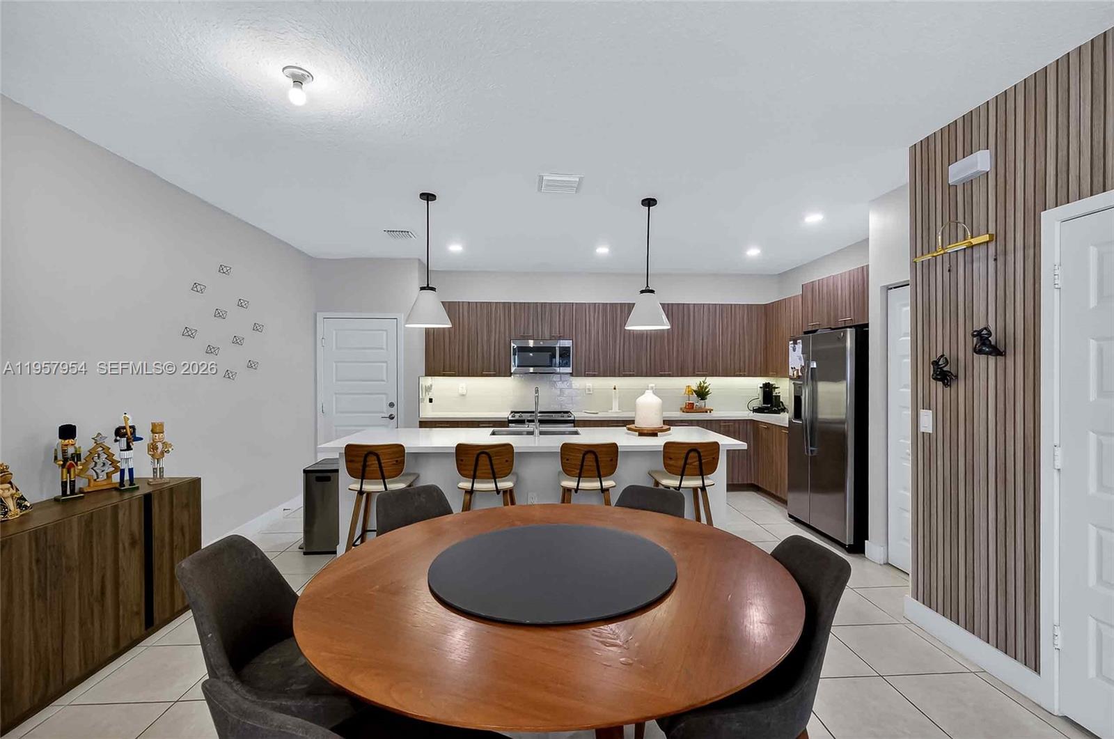 4655 Northwest 83rd Path Doral, FL 33166 - Photo 5 of 25