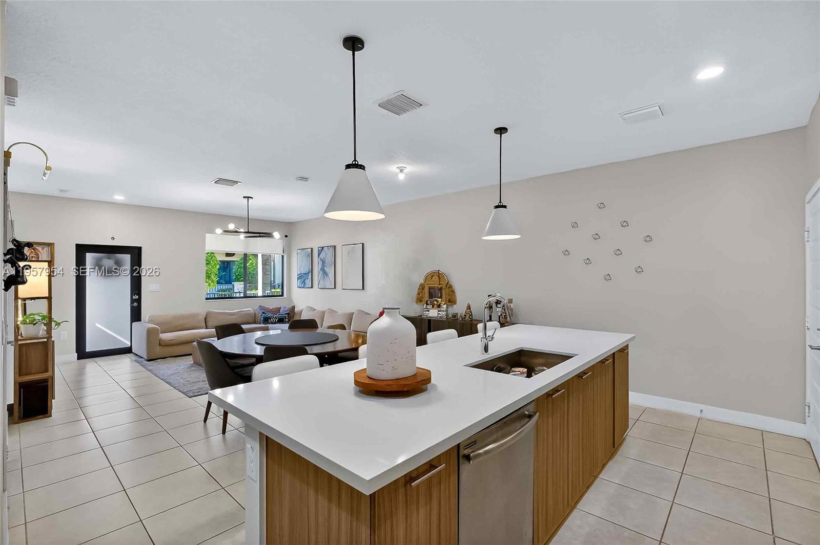 4655 Northwest 83rd Path Doral, FL 33166 - Photo 9 of 25