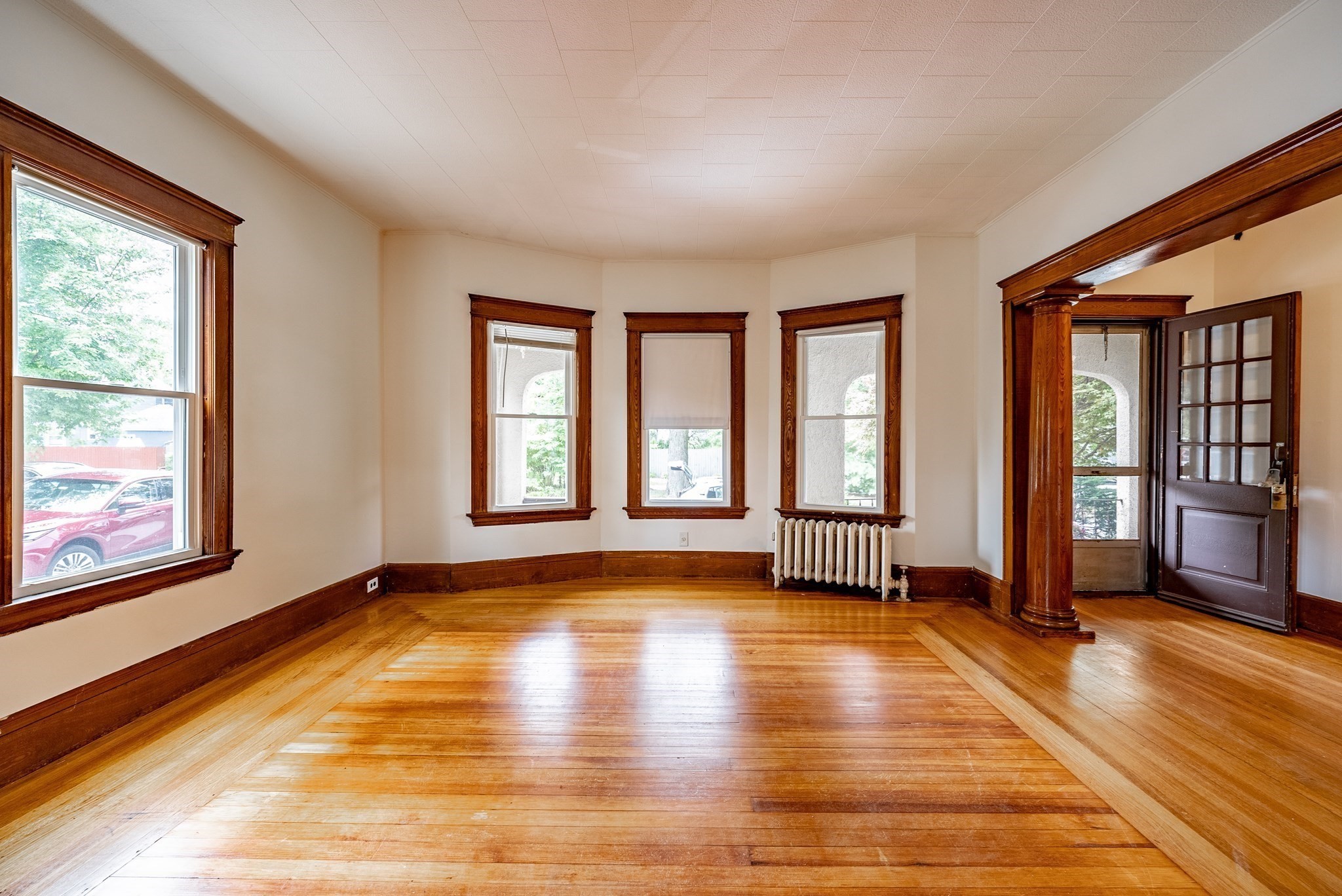 17-19 Trinity Terrace Springfield, MA 01108 - Photo 2 of 11 Gallery Image 2