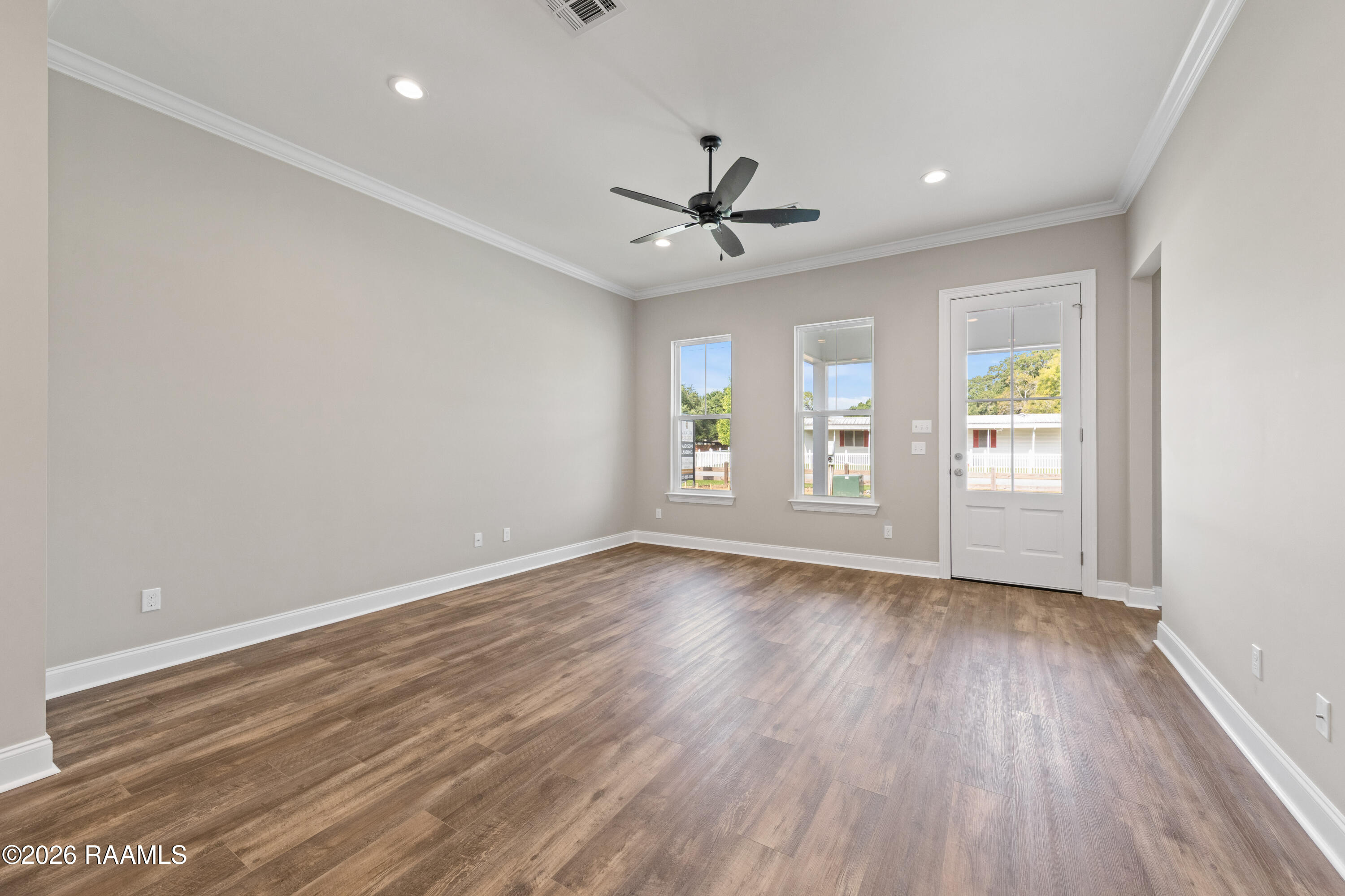 376 West Broussard Road Lafayette, LA 70506 - Photo 5 of 34 376WBroussard-10