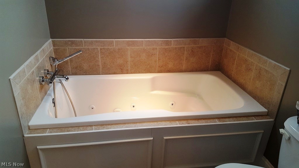 26827 Rue Street Cleveland, OH 44128 - Photo 26 of 32 Gallery Image 26